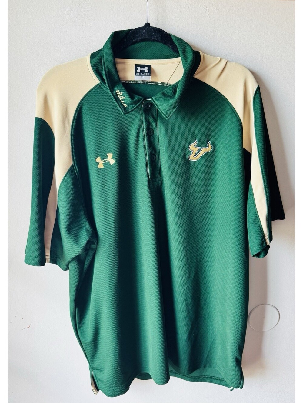 SOUTH FLORIDA BULLS-size XL-Short Sleeve Polo-Under Armour-USF-DriFit